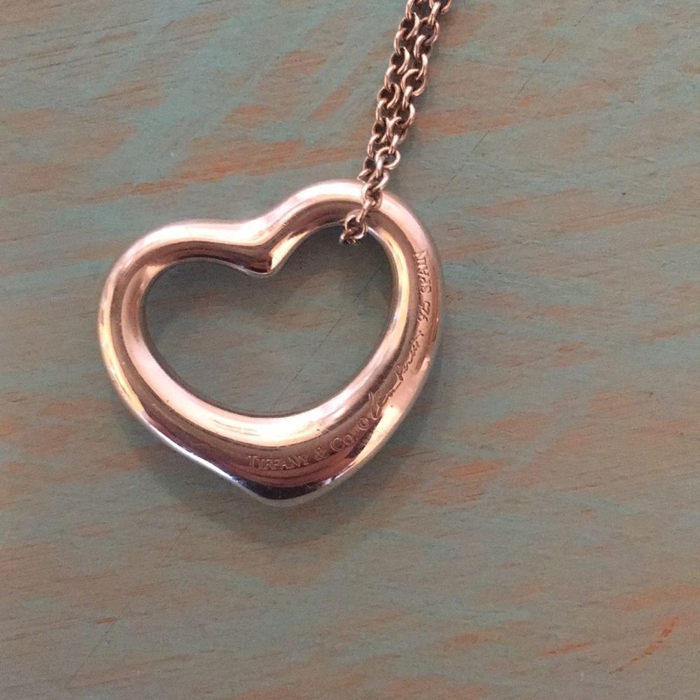 Tiffany’s silver heart necklace with diamond! - Picture 3 of 8